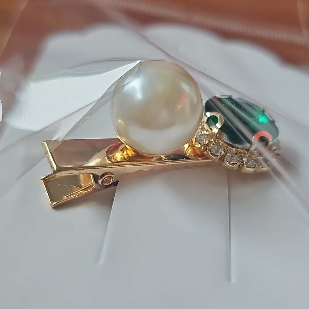 New Emerald Green Gem Hair Clip With Rhinestones - Alligator Clip - Picture 3 of 4